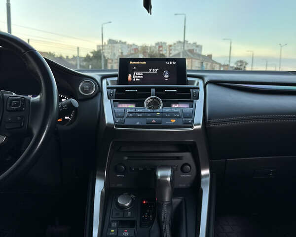 Сірий Лексус НХ, об'ємом двигуна 2 л та пробігом 122 тис. км за 24799 $, фото 88 на Automoto.ua