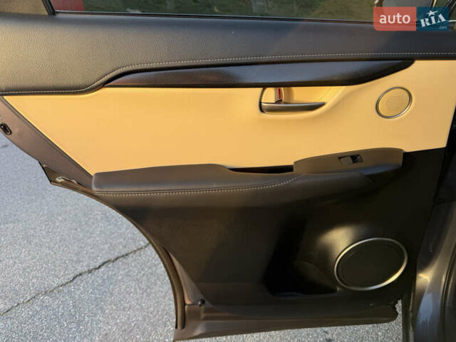 Сірий Лексус НХ, об'ємом двигуна 2 л та пробігом 96 тис. км за 22500 $, фото 21 на Automoto.ua