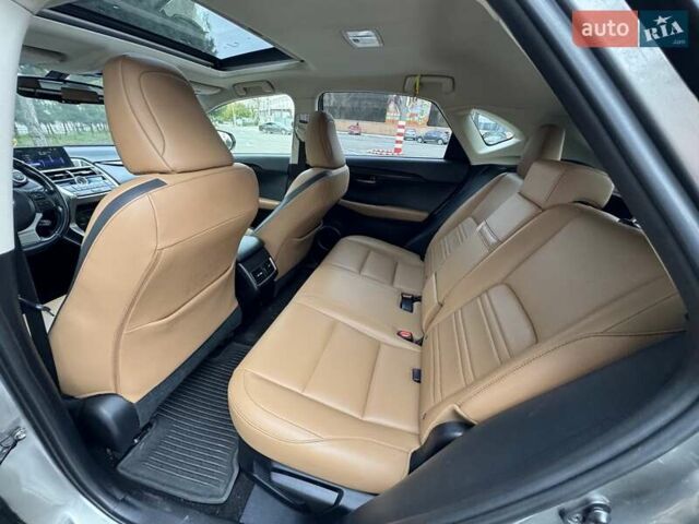 Сірий Лексус НХ, об'ємом двигуна 2 л та пробігом 140 тис. км за 21999 $, фото 17 на Automoto.ua
