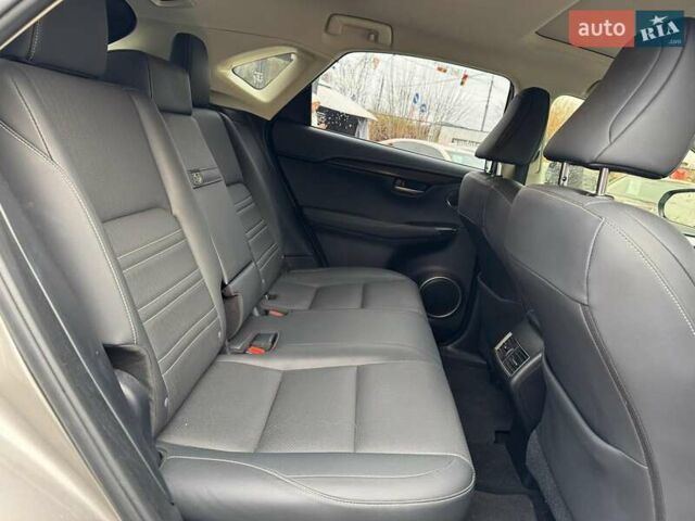 Серый Лексус НХ, объемом двигателя 2 л и пробегом 98 тыс. км за 27740 $, фото 27 на Automoto.ua