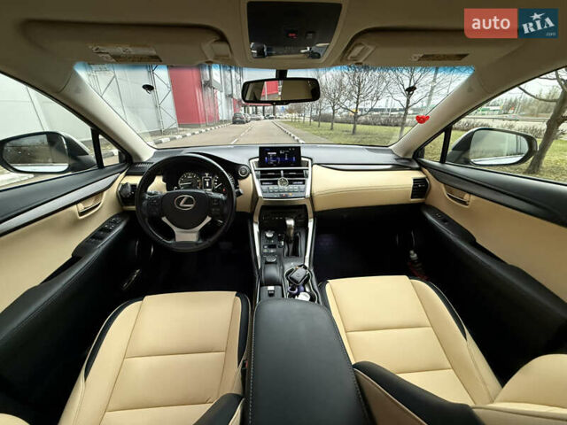 Серый Лексус НХ, объемом двигателя 2 л и пробегом 38 тыс. км за 19999 $, фото 25 на Automoto.ua