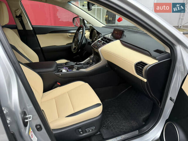 Серый Лексус НХ, объемом двигателя 2 л и пробегом 38 тыс. км за 19999 $, фото 16 на Automoto.ua