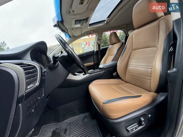 Сірий Лексус НХ, об'ємом двигуна 2 л та пробігом 140 тис. км за 21999 $, фото 16 на Automoto.ua