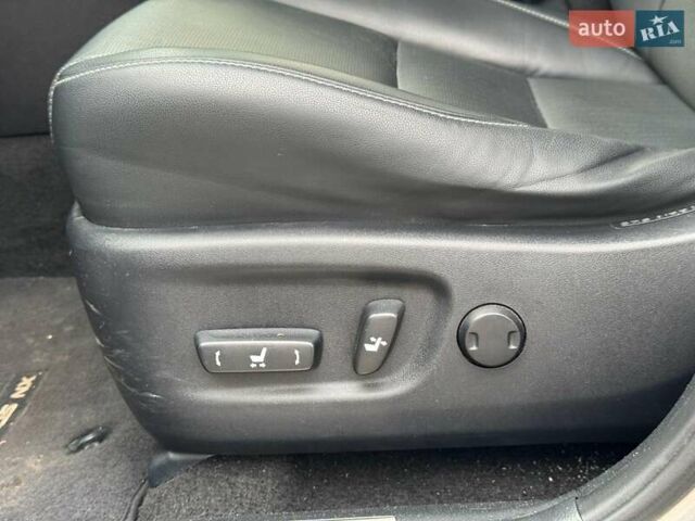 Серый Лексус НХ, объемом двигателя 2 л и пробегом 98 тыс. км за 27740 $, фото 25 на Automoto.ua