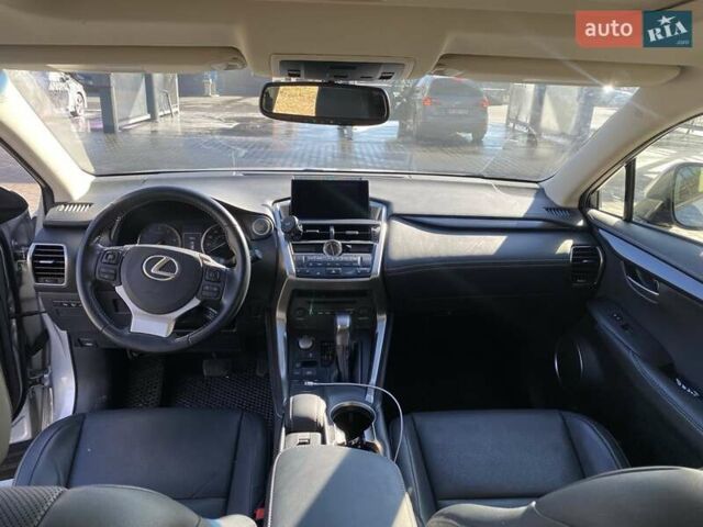 Сірий Лексус НХ, об'ємом двигуна 2 л та пробігом 87 тис. км за 22000 $, фото 16 на Automoto.ua