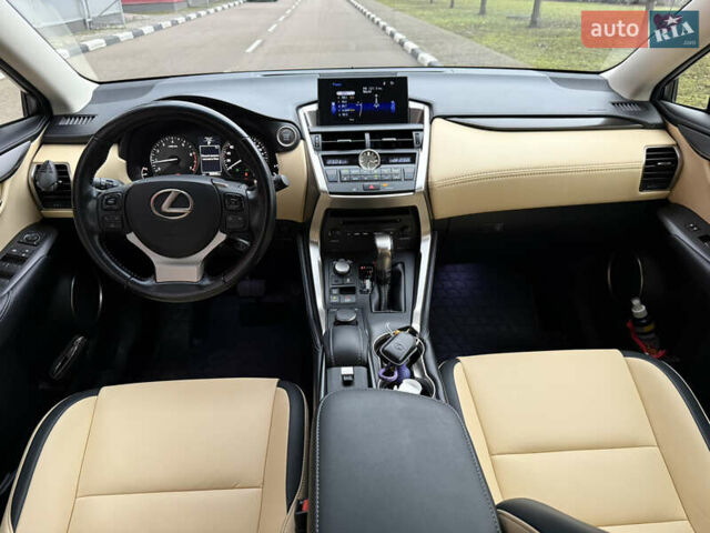 Серый Лексус НХ, объемом двигателя 2 л и пробегом 38 тыс. км за 19999 $, фото 24 на Automoto.ua