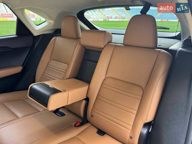 Серый Лексус НХ, объемом двигателя 2 л и пробегом 141 тыс. км за 20900 $, фото 19 на Automoto.ua