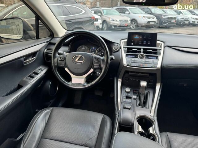 Серый Лексус НХ, объемом двигателя 2 л и пробегом 98 тыс. км за 27740 $, фото 30 на Automoto.ua