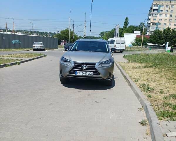Серый Лексус НХ, объемом двигателя 2 л и пробегом 106 тыс. км за 17500 $, фото 1 на Automoto.ua