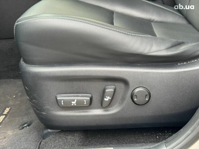 Серый Лексус НХ, объемом двигателя 2 л и пробегом 98 тыс. км за 27740 $, фото 25 на Automoto.ua