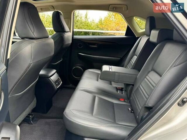 Серый Лексус НХ, объемом двигателя 2 л и пробегом 75 тыс. км за 24500 $, фото 19 на Automoto.ua