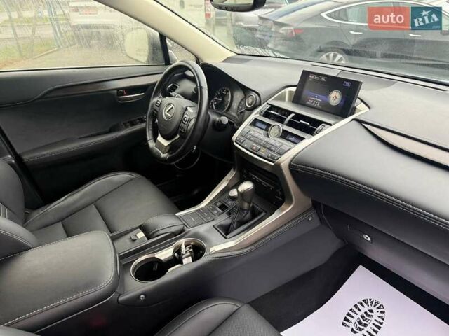 Серый Лексус НХ, объемом двигателя 2 л и пробегом 70 тыс. км за 16700 $, фото 6 на Automoto.ua