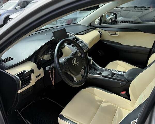 Серый Лексус НХ, объемом двигателя 2 л и пробегом 79 тыс. км за 22000 $, фото 5 на Automoto.ua