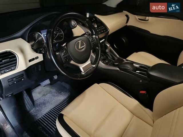 Серый Лексус НХ, объемом двигателя 2 л и пробегом 143 тыс. км за 22000 $, фото 7 на Automoto.ua