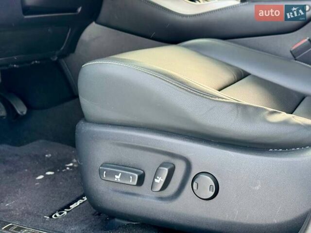 Сірий Лексус НХ, об'ємом двигуна 1.99 л та пробігом 165 тис. км за 21200 $, фото 17 на Automoto.ua