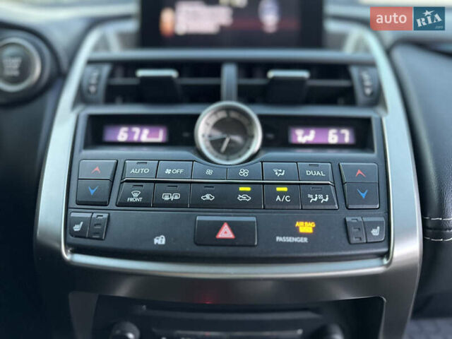 Сірий Лексус НХ, об'ємом двигуна 2 л та пробігом 122 тис. км за 24799 $, фото 81 на Automoto.ua