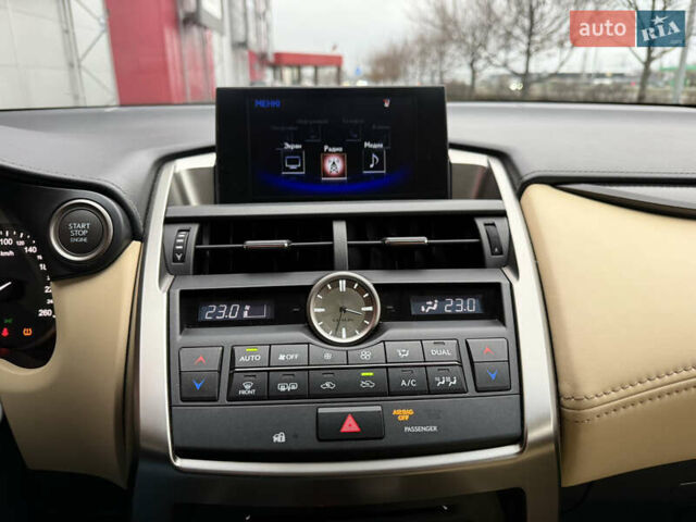 Серый Лексус НХ, объемом двигателя 2 л и пробегом 38 тыс. км за 19999 $, фото 30 на Automoto.ua