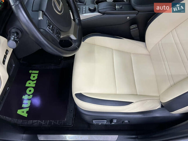 Сірий Лексус НХ, об'ємом двигуна 2 л та пробігом 96 тис. км за 21999 $, фото 13 на Automoto.ua