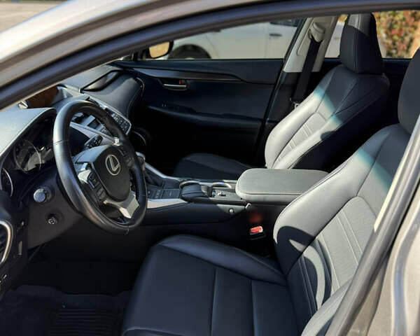 Сірий Лексус НХ, об'ємом двигуна 2 л та пробігом 150 тис. км за 23500 $, фото 33 на Automoto.ua