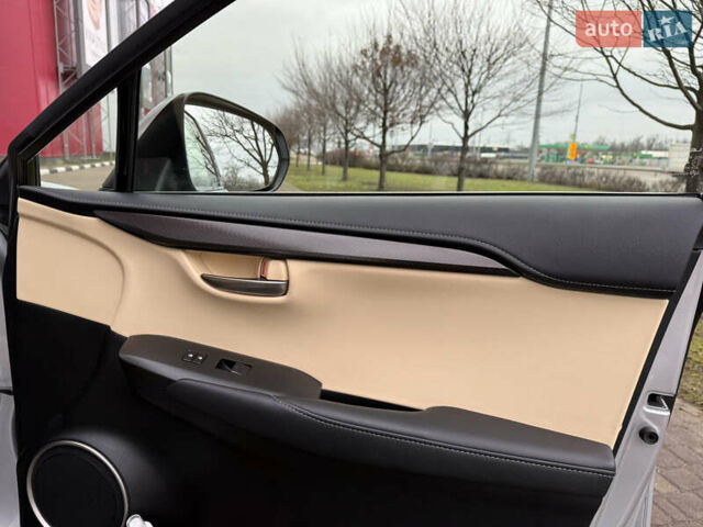 Серый Лексус НХ, объемом двигателя 2 л и пробегом 38 тыс. км за 19999 $, фото 15 на Automoto.ua