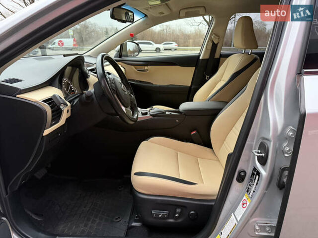 Серый Лексус НХ, объемом двигателя 2 л и пробегом 38 тыс. км за 19999 $, фото 19 на Automoto.ua