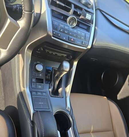 Серый Лексус НХ, объемом двигателя 1.99 л и пробегом 119 тыс. км за 23200 $, фото 21 на Automoto.ua