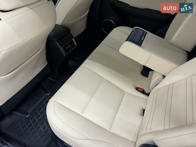 Сірий Лексус НХ, об'ємом двигуна 2 л та пробігом 96 тис. км за 21999 $, фото 14 на Automoto.ua