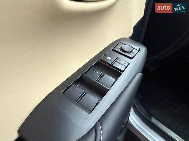Серый Лексус НХ, объемом двигателя 2 л и пробегом 38 тыс. км за 19999 $, фото 23 на Automoto.ua