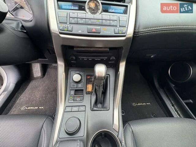 Серый Лексус НХ, объемом двигателя 2 л и пробегом 98 тыс. км за 27740 $, фото 35 на Automoto.ua