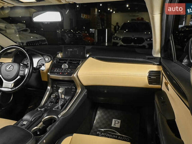 Серый Лексус НХ, объемом двигателя 2 л и пробегом 90 тыс. км за 23900 $, фото 36 на Automoto.ua