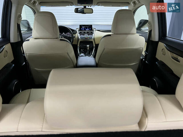 Сірий Лексус НХ, об'ємом двигуна 2 л та пробігом 96 тис. км за 21999 $, фото 15 на Automoto.ua