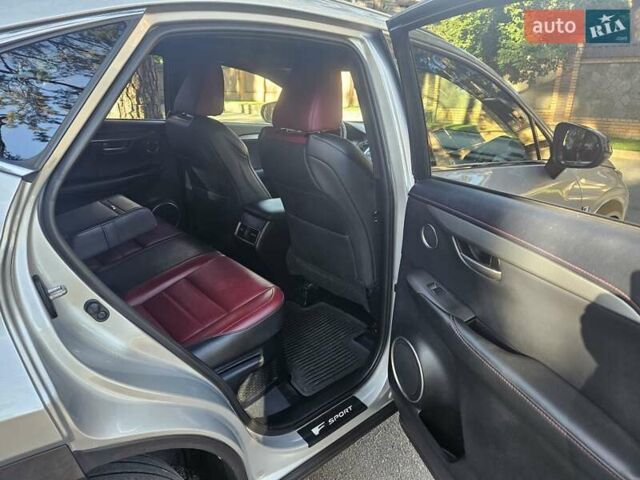 Сірий Лексус НХ, об'ємом двигуна 2 л та пробігом 175 тис. км за 18600 $, фото 1 на Automoto.ua