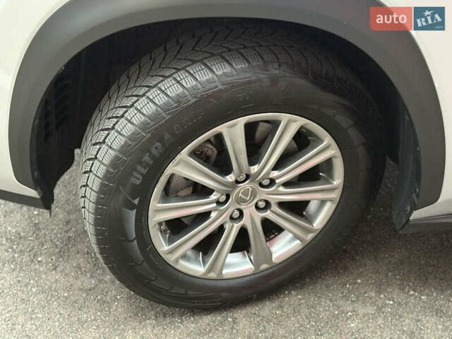 Серый Лексус НХ, объемом двигателя 2 л и пробегом 38 тыс. км за 19999 $, фото 12 на Automoto.ua