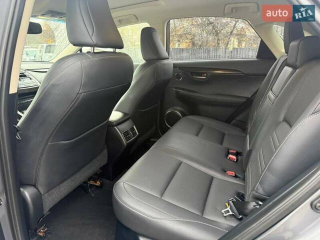 Серый Лексус НХ, объемом двигателя 2 л и пробегом 70 тыс. км за 16700 $, фото 9 на Automoto.ua