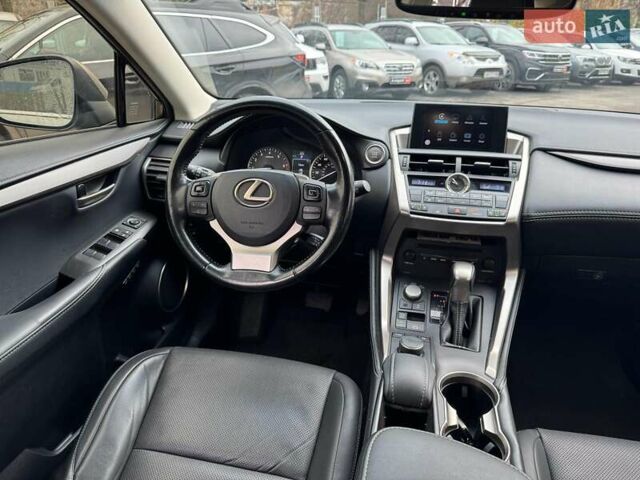 Серый Лексус НХ, объемом двигателя 2 л и пробегом 98 тыс. км за 27740 $, фото 30 на Automoto.ua
