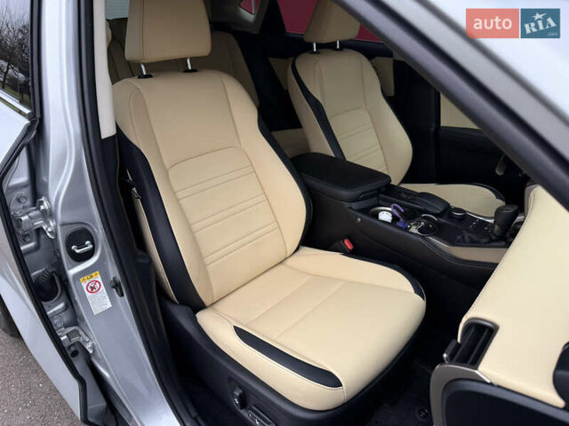 Серый Лексус НХ, объемом двигателя 2 л и пробегом 38 тыс. км за 19999 $, фото 18 на Automoto.ua