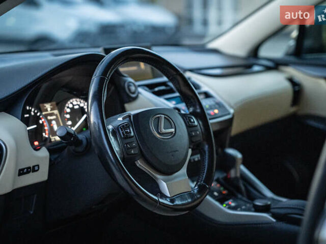 Лексус НХ 2017 в Черновцах на Automoto.ua Серый Лексус НХ, объемом двигателя 2 л и пробегом 138 тыс. км за 25900 $, фото 27 на Automoto.ua