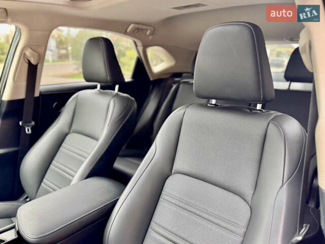 Сірий Лексус НХ, об'ємом двигуна 2 л та пробігом 56 тис. км за 20999 $, фото 48 на Automoto.ua