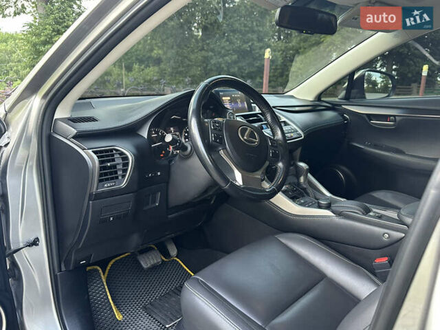 Серый Лексус НХ, объемом двигателя 2 л и пробегом 95 тыс. км за 22500 $, фото 3 на Automoto.ua