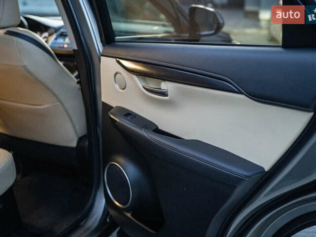 Лексус НХ 2017 в Черновцах на Automoto.ua Серый Лексус НХ, объемом двигателя 2 л и пробегом 138 тыс. км за 25900 $, фото 49 на Automoto.ua