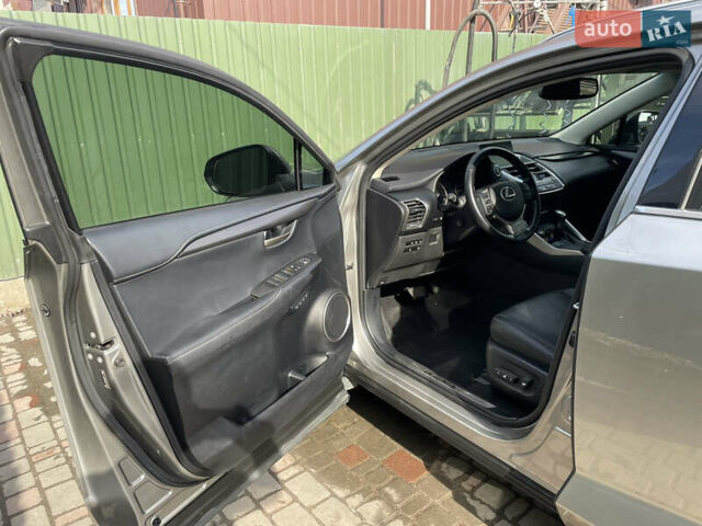 Сірий Лексус НХ, об'ємом двигуна 2 л та пробігом 54 тис. км за 28000 $, фото 9 на Automoto.ua