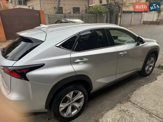 Сірий Лексус НХ, об'ємом двигуна 2 л та пробігом 50 тис. км за 27400 $, фото 4 на Automoto.ua