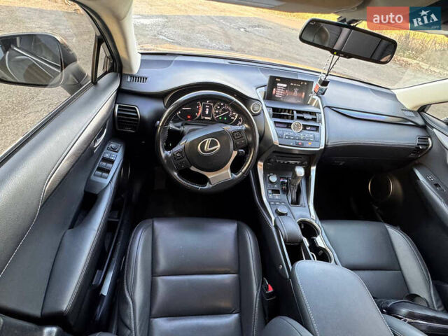 Серый Лексус НХ, объемом двигателя 2 л и пробегом 54 тыс. км за 22500 $, фото 11 на Automoto.ua