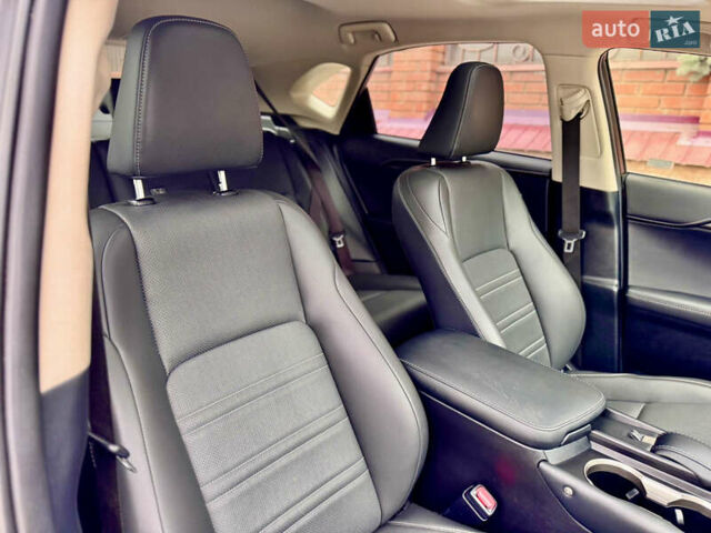 Сірий Лексус НХ, об'ємом двигуна 2 л та пробігом 56 тис. км за 20999 $, фото 70 на Automoto.ua
