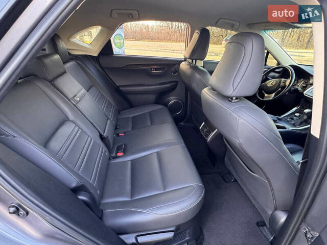 Серый Лексус НХ, объемом двигателя 2 л и пробегом 54 тыс. км за 22500 $, фото 10 на Automoto.ua