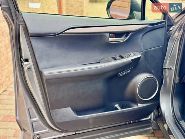 Сірий Лексус НХ, об'ємом двигуна 2 л та пробігом 56 тис. км за 20999 $, фото 77 на Automoto.ua