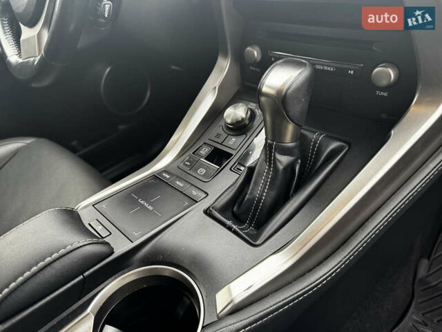 Сірий Лексус НХ, об'ємом двигуна 2 л та пробігом 67 тис. км за 25700 $, фото 28 на Automoto.ua