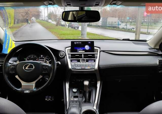 Сірий Лексус НХ, об'ємом двигуна 1.99 л та пробігом 139 тис. км за 24900 $, фото 12 на Automoto.ua