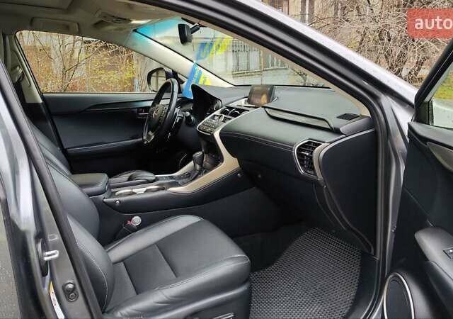 Сірий Лексус НХ, об'ємом двигуна 1.99 л та пробігом 139 тис. км за 24900 $, фото 16 на Automoto.ua