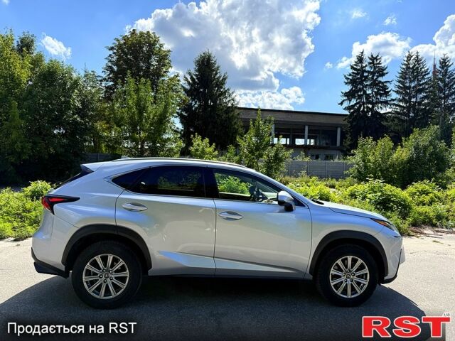 Серый Лексус НХ, объемом двигателя 2 л и пробегом 104 тыс. км за 30000 $, фото 4 на Automoto.ua